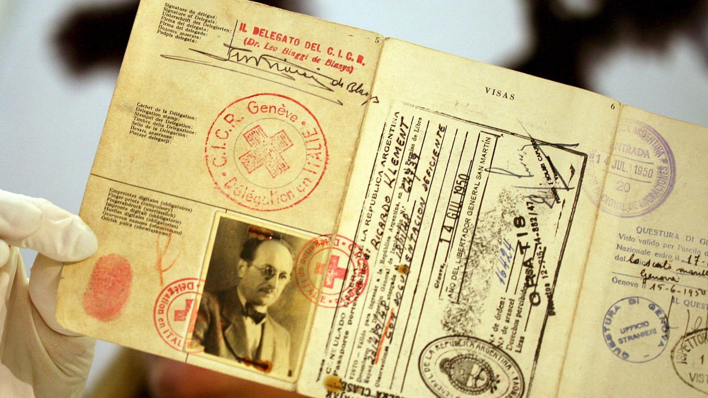 Der gefälschte Pass, den der hochrangige Nazi Adolf Eichmann alias 
