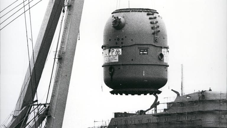 Reaktoreinbau in den Atomfrachter „Otto Hahn“ auf der Kieler Howaldtswerft (Foto: IMAGO, IMAGO / ZUMA/Keystone)