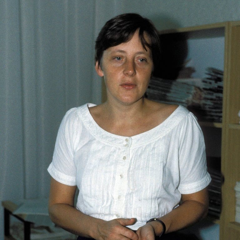 Angela Merkel,  stellvertretende Regierungssprecherin der Regierung Lothar de Maiziere, 1990 (Foto: IMAGO, IMAGO / Stana)