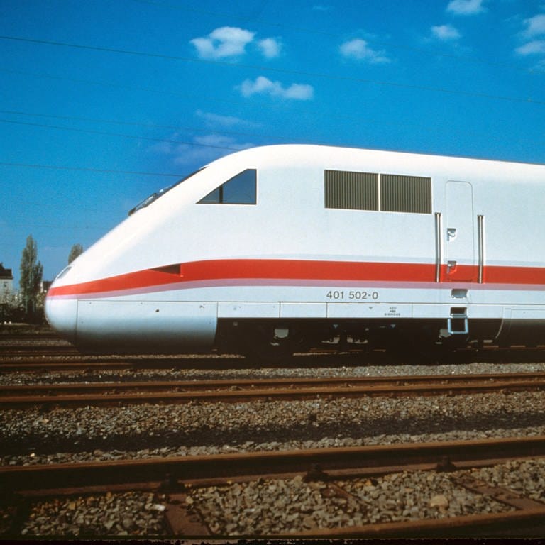ICE heißt der neue Zug, der 1991 das Bahnfahren in Deutschland revolutionieren soll (Foto: picture-alliance / Reportdienste, picture-alliance/ dpa | dpa DB handout)