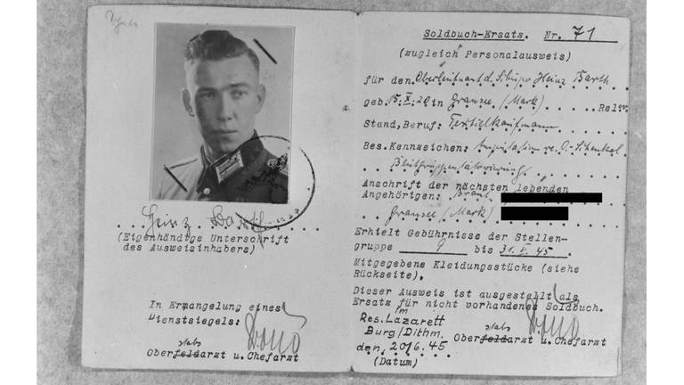 Ausweis von Heinz Barth, in dem er die Zugehörigkeit zur Waffen-SS unterschlägt (Foto: Stasi-Unterlagen-Archiv / Maximilian Schönherr)