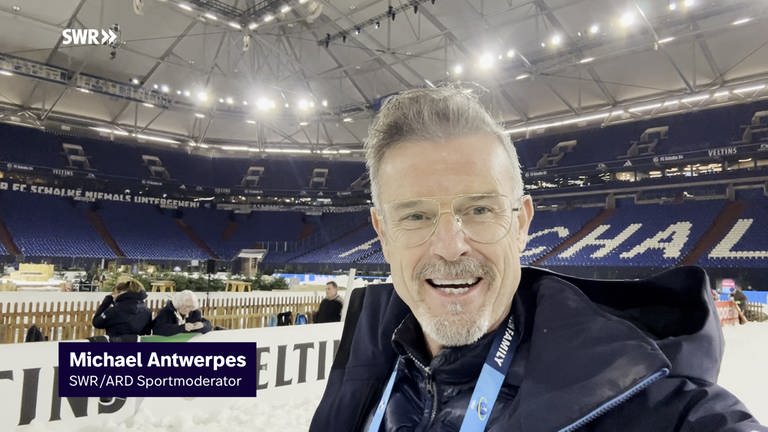 Michael Antwerpes, SWRARD Sportmoderator, berichtet vom Biathlon (Foto: SWR)