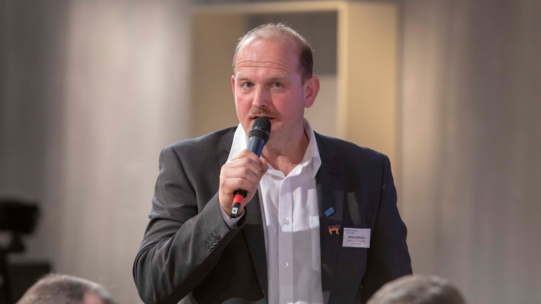 Stefan Lehmann, Bundesverband deutscher Milchviehhalter; Mitglied im Bundesvorstand und Milchbauer in Oberharmersbach (Foto: SWR, Thorsten Hein)