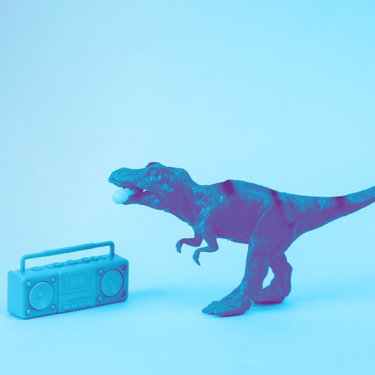 Dino mit Radio