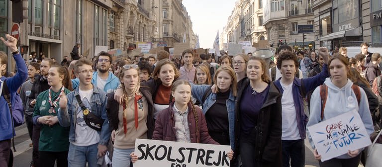 Mit ihrem Schulstreik hat Greta die weltweite Jugendbewegung FRIDAYS FOR FUTURE in Gang gesetzt. Sie ist innerhalb kürzester Zeit zur international bekanntesten Klimaaktivistin geworden. © SWRWDRB-Reel Films (Foto: SWR, WDR/B-Reel Films)