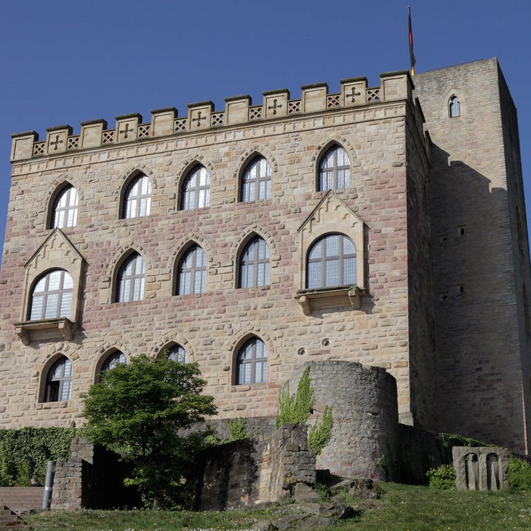 Das Hambacher Schloss, die Wiege der deutschen Demokratie (Foto: SWR)