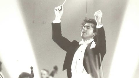 Garcia Navarro wird als Erster Gastdirigent des „Radio-Sinfonieorchesters Stuttgart“ verpflichtet. (Foto: SWR, Hugo Jehle)