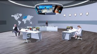 SWR Virtuell: In einem virtueller Newsroom arbeiten eine Frau und zwei Männer an drei Newsstationen, die in einem großen Raum im Kreis angeordnet sind. Mit SWR Virtuell in die Welt des SWR eintauchen, die Grenzen zwischen digitalem und realem Erlebnis verschmelzen. (Foto: SWR)