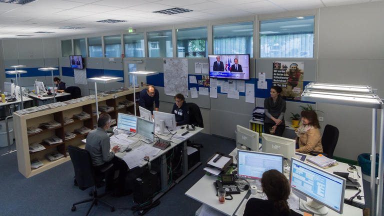 SWR Virtuell: Das Foto zeigt die Realität: SWR-Newsroom in Mainz (Foto: SWR)