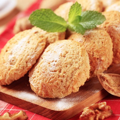Trockene Kekse ziehen Feuchtigkeit, feuchte Kekse können beim Lagern trocken werden (Foto: imago images, imago/CTK Photo)