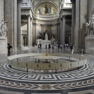 Foucaultsches Pendel im Panthéon Paris (Foto: imago images, imago images / imagebroker)