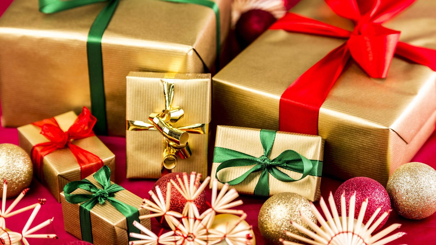 Schöne Bescherung: Weihnachtsgeschenke! (Foto: IMAGO, imago stock&people)