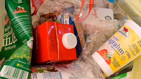 Plastikmüll lässt sich nicht so leicht recyceln; besonders Verbundstoffe bereiten noch immer Probleme (Foto: IMAGO, imago images / MiS)