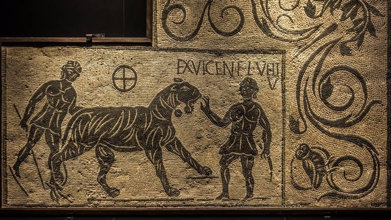 Mosaikfragment mit Tiger und zwei Bestiarii  Venatores im antiken Rom, Italien, 100-200 n. Chr (Foto: IMAGO, IMAGO / alimdi)