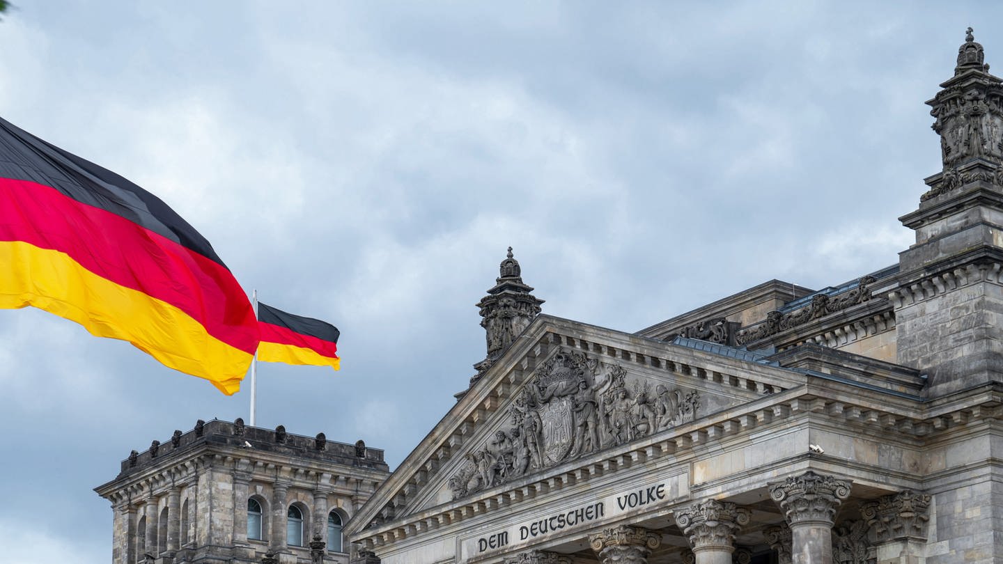 Schwarz-Rot-Gold: Wie entstand die deutsche Nationalflagge? - SWR Wissen