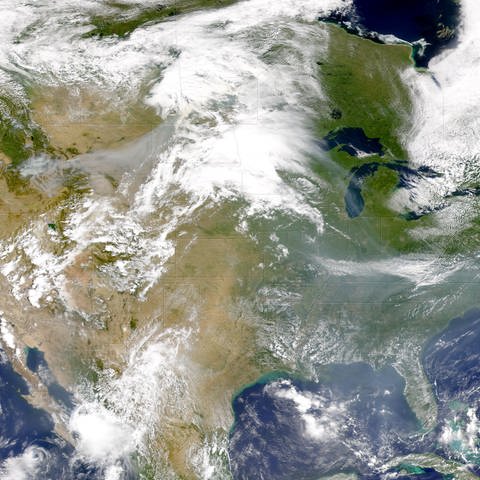 Das Satellitenbild zeigt die Rauchbewegung von Bränden in Idaho und Montana durch den Jetstream zur Ostküste der Vereinigten Staaten (Foto: IMAGO, IMAGO / agefotostock)