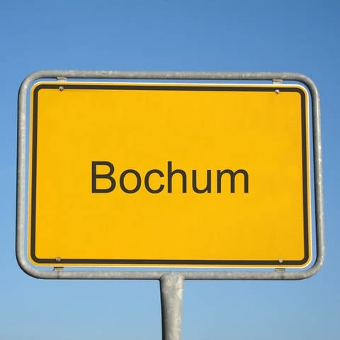 Ortsschild mit der Aufschrift "Bochum": In Norddeutschland wird „heim“ zu „um“. Ein schönes Beispiel ist Bochum