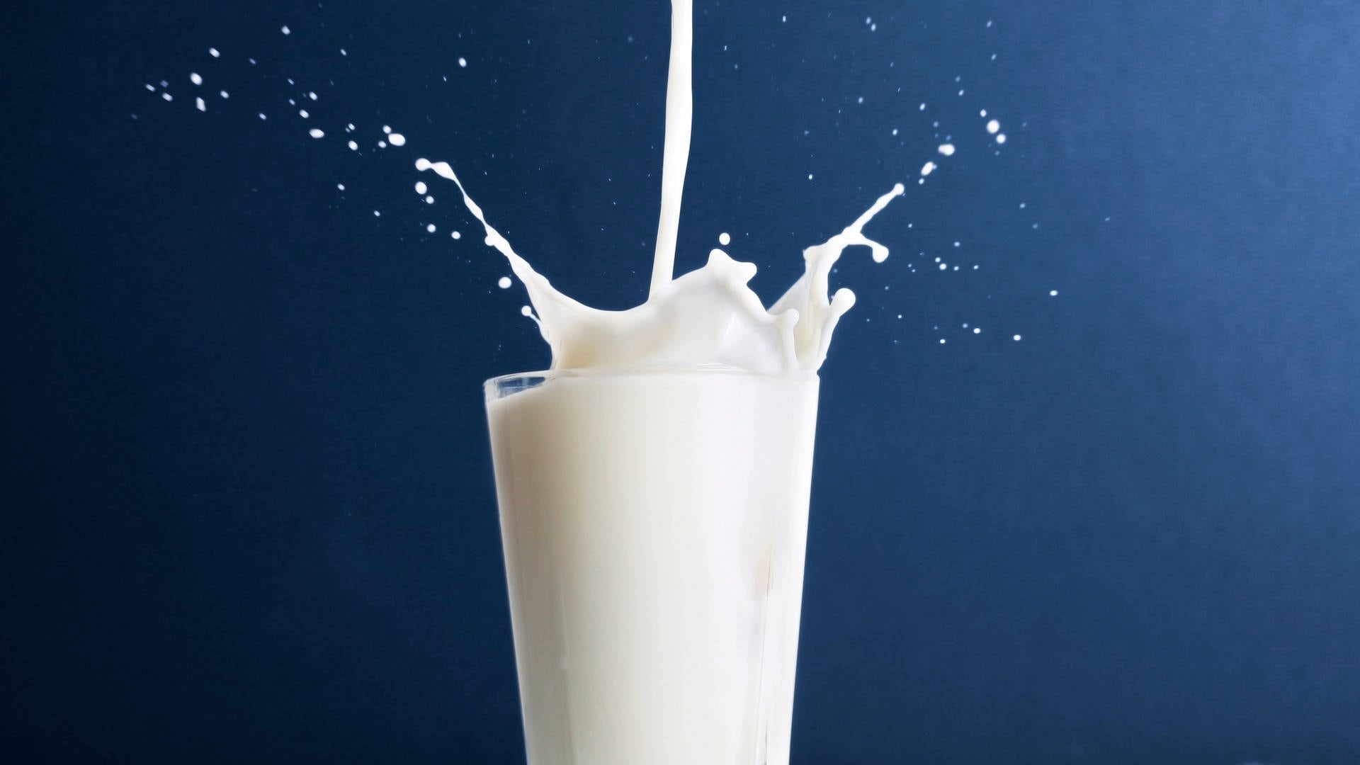 Stimmt es, dass Milch Morphium enthält? | Gesundheit | 1000 Antworten ...