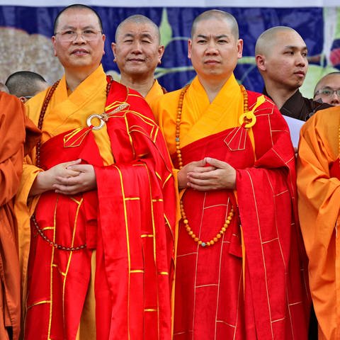 Buddhistische Mönche (Foto: picture-alliance / Reportdienste, picture alliance / NurPhoto)