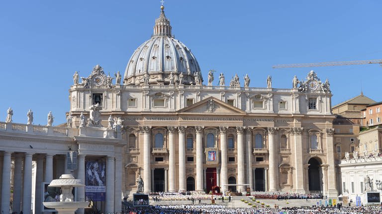 Der Petersdom in Rom (Foto: IMAGO, imago/Schöning)