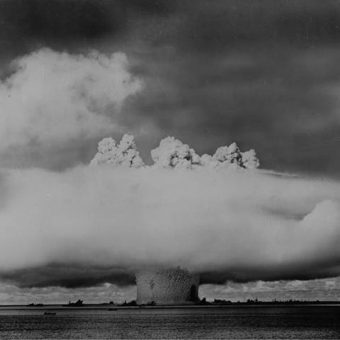Unterwasserexplosion einer Atombombe der USA, 1962 (Foto: dpa Bildfunk, picture alliance / IMAGNO/Austri)