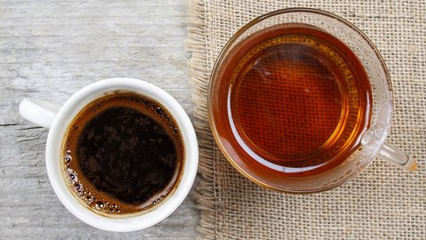 Welches Getränk hat die bessere Ökobiland: Kaffee oder Tee? (Foto: IMAGO, imago/BE&W)