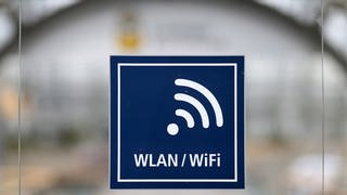WLAN-Schild (Foto: dpa Bildfunk, picture alliance/Jan Woitas/ZB/dpa)