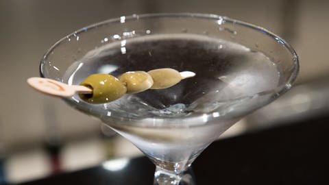 Vodka Martini - Lieblingsgetränk von James Bond (Foto: picture-alliance / Reportdienste, picture alliance / dpa Themendienst)