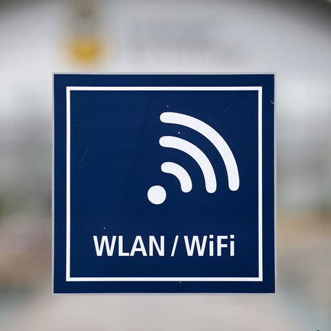 WLAN-Schild (Foto: dpa Bildfunk, picture alliance/Jan Woitas/ZB/dpa)