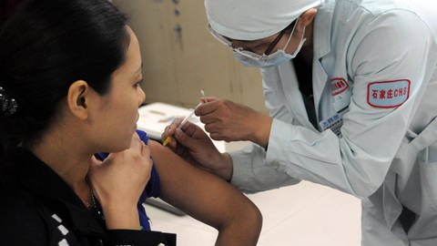 Die Entwicklung von Impfstoffen ist bei Influenzaviren anders als beim neuen Coronavirus bereits Routine. (Foto: IMAGO, imago/ZUMA Press)
