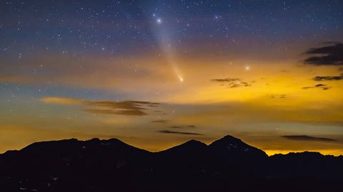 Der Komet Neowise verblasst, wenn er sich von der Sonne entfernt. (Foto: IMAGO, imago images/Eibner Europa)