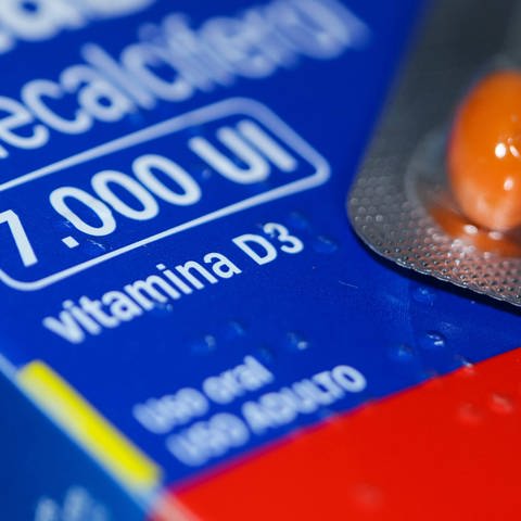 Vitamin D-Pillen sollen angeblich vor einer Infektion mit dem neuen Coronavirus schützen. Viel dran ist daran wohl nicht, sagen Experten.  (Foto: IMAGO, imago)