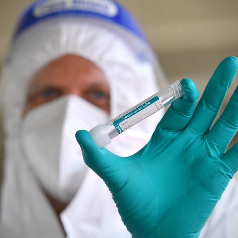 Gesundheitsminister Spahn stellte ein neues Konzept zur Bewältigung der Corona-Pandemie vor. Die Einrichtung von Fieberambulanzen und der vermehrte Einsatz von Schnelltests. (Foto: IMAGO, imago)