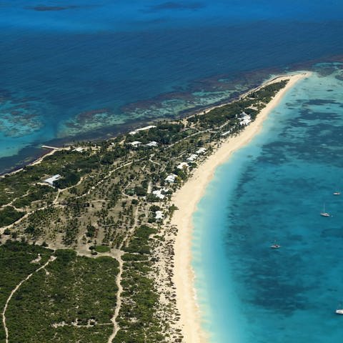 Coco-Point an der Südspitze der Insel Antigua: warum nennt man sie "westindische" Inseln obwohl sie in der Karibik liegen? (Foto: IMAGO, IMAGO / Andia)