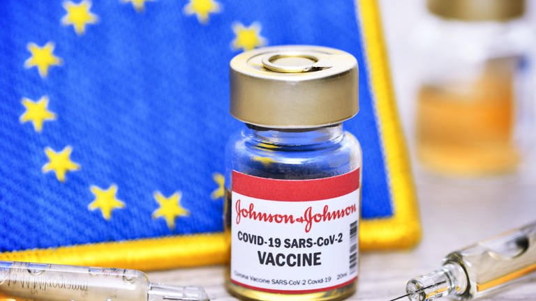 Impfstoff der Firma Johnson & Johnson (Foto: IMAGO, imago images/Christian Ohde)