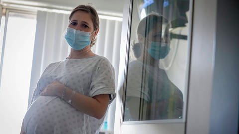 In Frankreich wurde erstmals dokumentiert, dass sich ein Neugeborenes über die Plazenta der Mutter mit dem neuen Coronavirus infiziert hat. (Foto: IMAGO, imago)