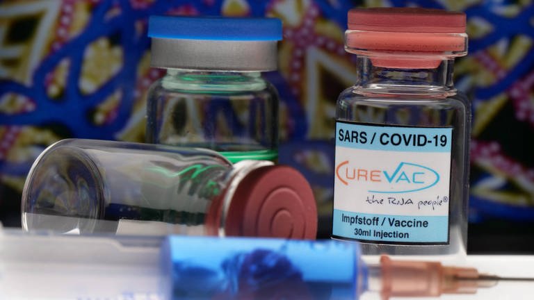 Curevac ist relativ spät im Rennen um die Zulassung eines Corona-Impfstoffes, dennoch könnte der Impfstoff des Tübinger Unternehmens künftig eine durchaus wichtige Rolle spielen.   (Foto: IMAGO, imago images/Martin Wagner)