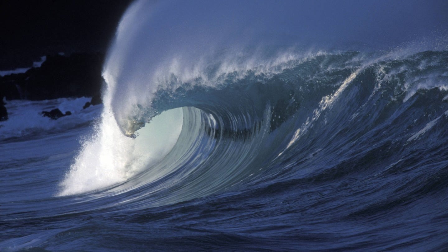 Wie misst man im Meer den Seegang, also die Höhe von Wellen? (Foto: IMAGO, IMAGO / HochZwei/newsport)