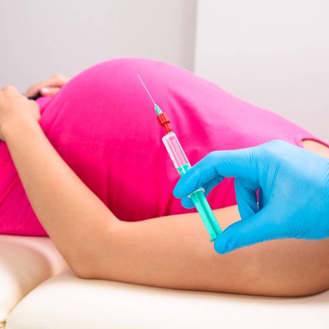 Derzeit wird diskutiert, ob auch Schwangere eine Covid-19-Impfung erhalten sollten.  (Foto: IMAGO, imago images/Panthermedia)
