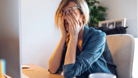 Long Covid und das Chronische Fatigue Syndrom als Spätfolge einer Coronainfektion tritt bei Frauen häufiger auf als bei Männern. (Foto: IMAGO, imago images/Westend61)