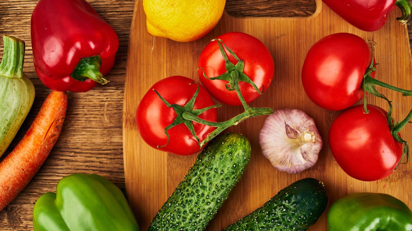 Auswahl an Gemüse (Foto: IMAGO, IMAGO/YAY Images)