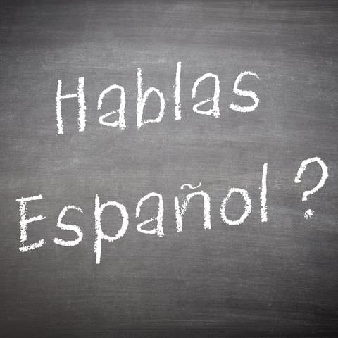 Schriftzug: Hablas Espagnol? (Foto: IMAGO, Andreas Berheide via www.imago-images.de)