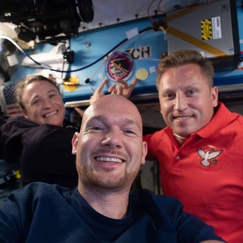 Alexander Gerst, Serena Aunon-Chancellor und Sergey Prokopyev an Bord der ISS im Juni 2018 (Foto: IMAGO, Nasa)
