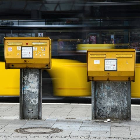 Berliner Postkästen: Wofür steht der Ausdruck "jwd"? (Foto: IMAGO, IMAGO / Eibner)