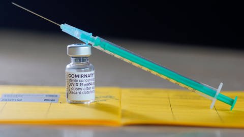 Corona-Impfung: EMA entscheidet über angepasste Omikron-Impfstoffe  (Foto: IMAGO, IMAGO / blickwinkel)