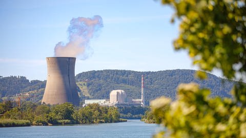 Kernkraftwerkam Rhein in unmittelbarer Nähe zu Deutschland. (Foto: IMAGO, IMAGO / Achille Abboud)