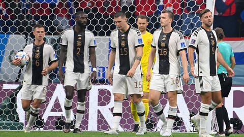 Die deutsche Nationalmannschaft ist voller Enttäuschung. (Foto: IMAGO, /Sven Simon)