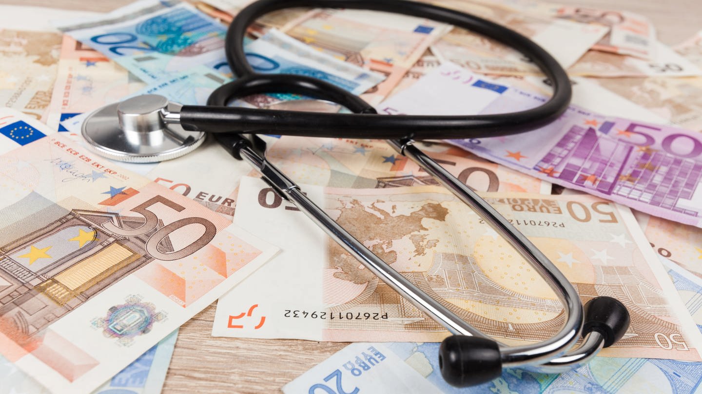 Geld im Gesundheitssystem (Foto: IMAGO, IMAGO / Panthermedia)