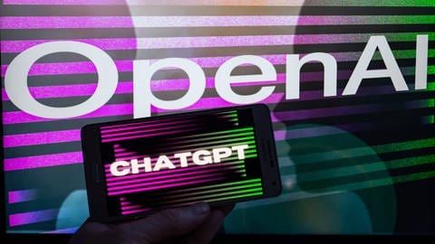 Das Bild zeigt den Software-Namen ChatGTP auf einem Smartphone an. (Foto: IMAGO, NurPhoto)