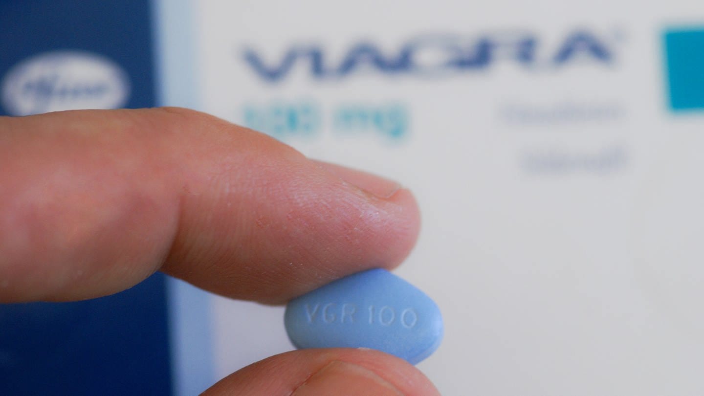 Blaue Pille Viagra (Foto: IMAGO, agefotostock)